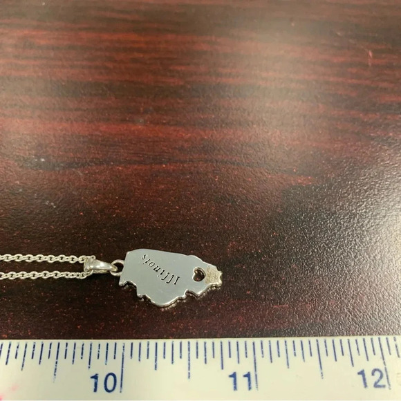 Avon Illinois pendant necklace 21” adjustable length - Picture 2 of 4